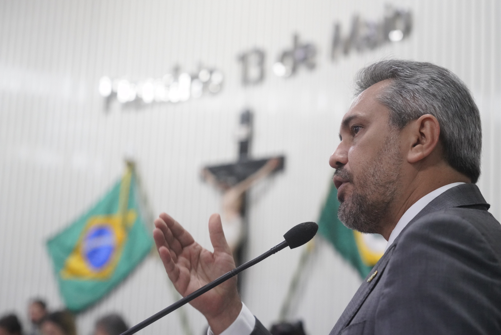 Governador Elmano De Freitas Entrega Mensagem Do Governo Na Assembleia